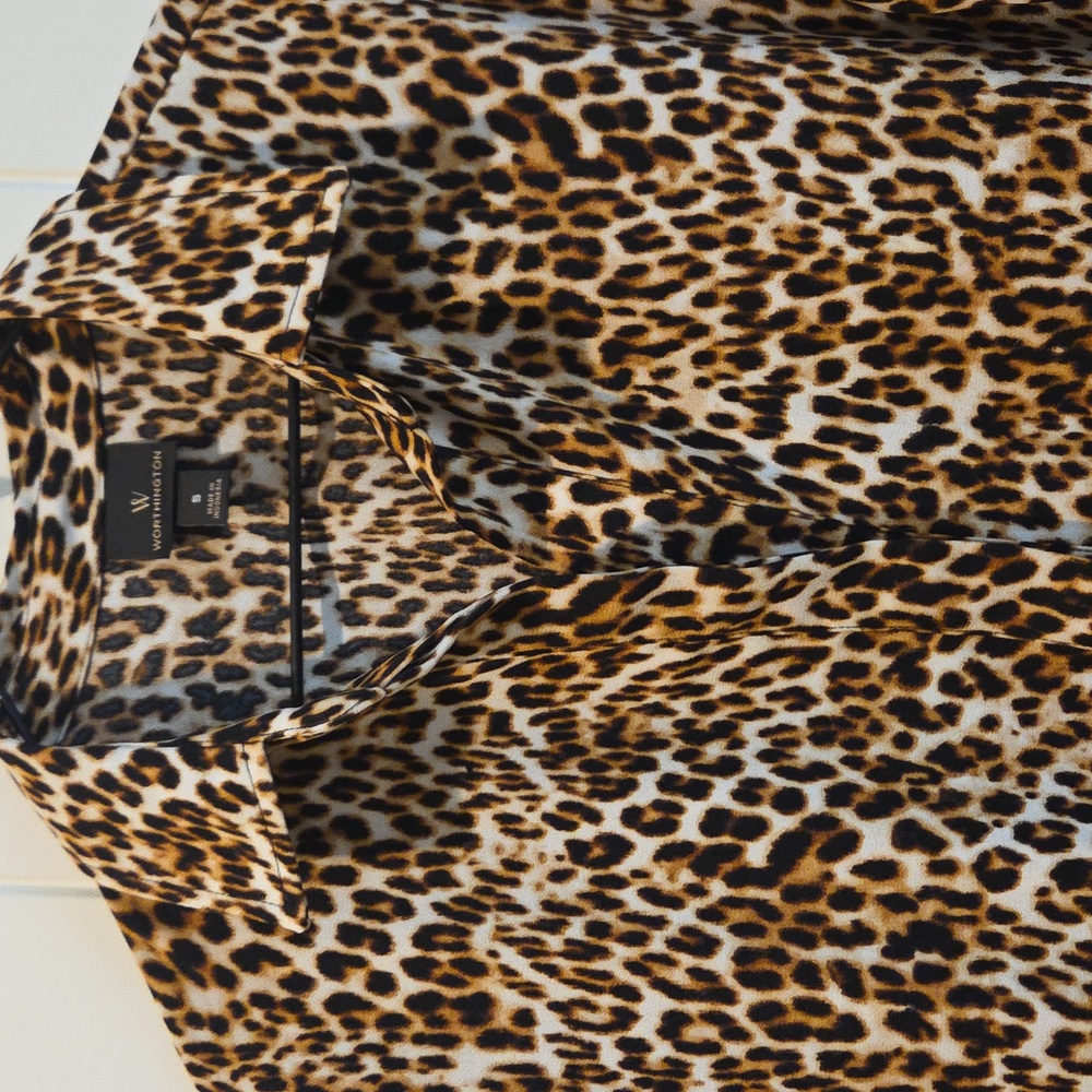 Worthington Women's Small Long Sleeve Blouse Top Buttons Animal Print Career